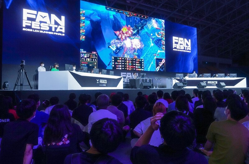 LCK 서머 결승 전야제 열린 강릉에 전국 e스포츠 팬 '북적'