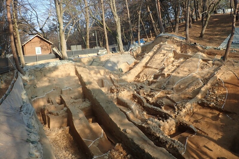 부여 부소산성 서문지 발굴조사 재개…"벌목 없이 추진"