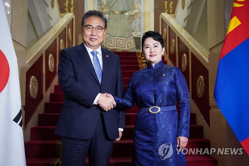 (LEAD) S. Korea, Mongolia agree to seek closer ties on rare earth supply