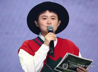'National Singing Contest' to feature Kim Shin-young as new MC