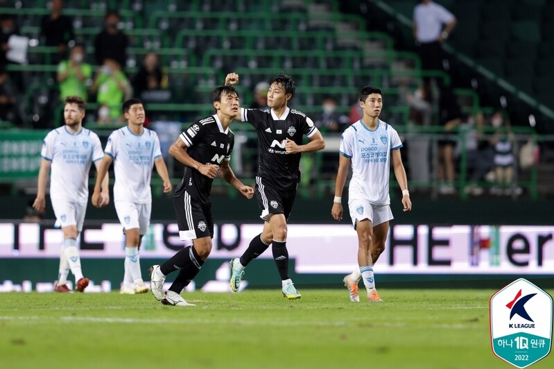Down but not out, Jeonbuk stay in hunt for K League title with hard-fought draw