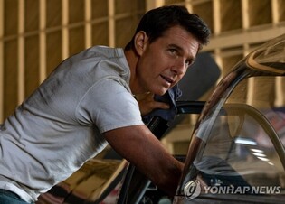 'Top Gun 2' showing long-run performance in S.Korea surpassing 8 million audience  in 71 days