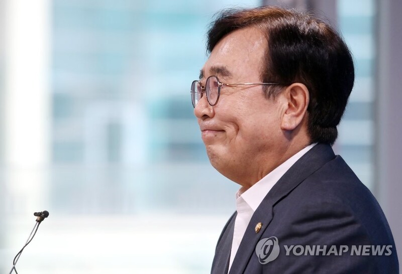 PPP's national committee chair steps down to pave way for launch of new emergency leadership