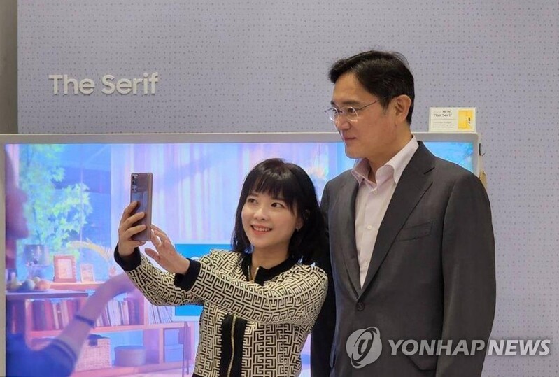 Samsung, SK group leaders likely to visit Britain, Japan to promote Busan World Expo bid