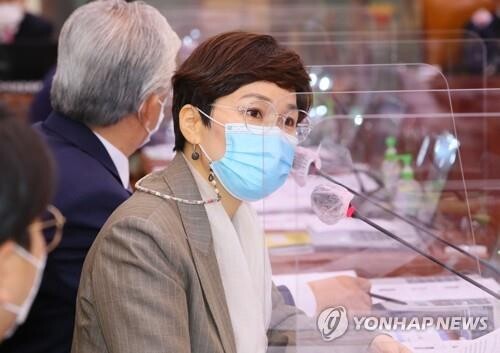 임오경 "'한복은 中전통의상' 게재한 보그에 靑촬영허가 특혜"