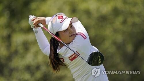 최혜진, 다나오픈 2R 공동4위…'천재소녀' 루시 리, 선두 도약