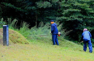 [K-Geography] Tidying up grave ahead of Chuseok
