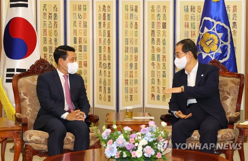 PM Han meets visiting Laotian deputy prime minister