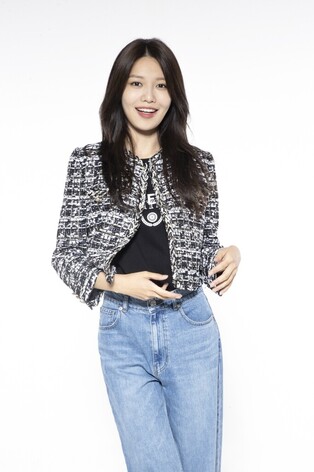 Sharing ambassador Choi Soo-young "I want to be like Audrey Hepburn"