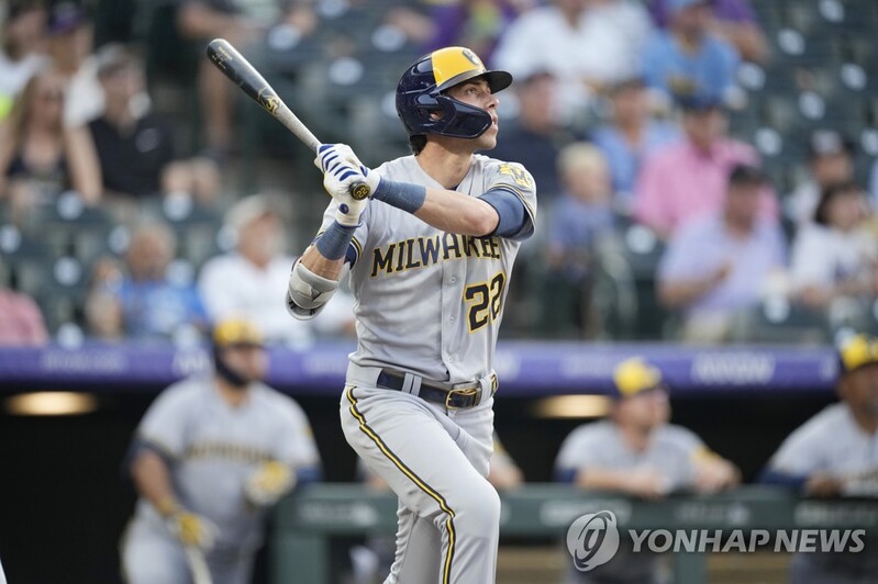 MLB 밀워키 옐리치, 역대 4번째 비거리 홈런 작렬…152ｍ
