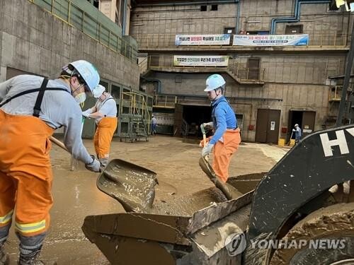 POSCO halts furnaces in Pohang due to Hinnamnor damage