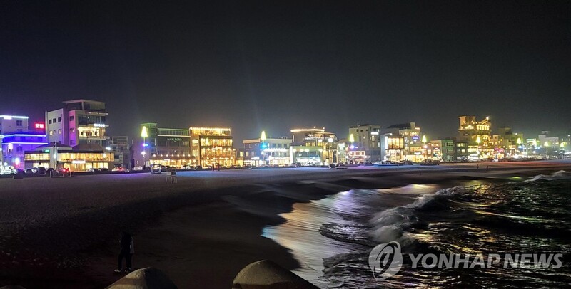 강릉 커피거리에 여행자센터 '트레블 라운지' 건립