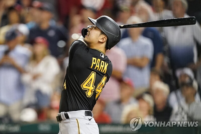 피츠버그 박효준, 66일 만에 MLB 경기 출전…2루 땅볼 침묵(종합)