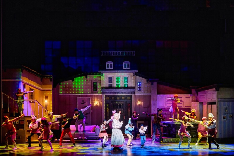 전 세대에 통할 세련된 뮤지컬 코미디…'미세스다웃파이어' 개막