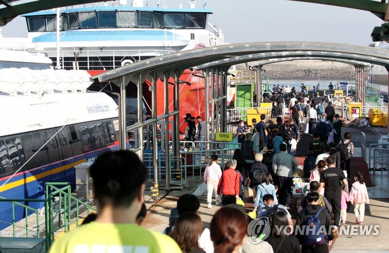 인천 여객선 전 항로 정상 운항…귀성·귀경 뱃길 원활