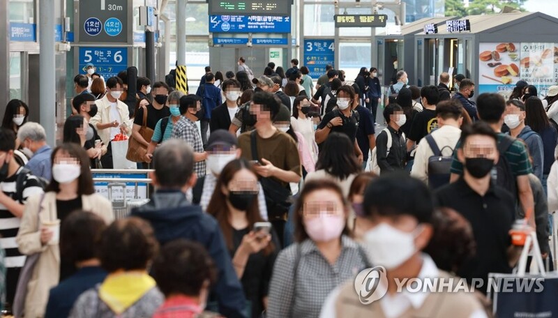 "가는 연휴 아쉬워"…충북 유원지 북적·고속도로 정체