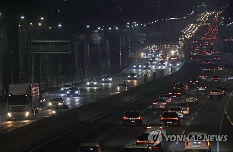 귀경길 정체 대부분 풀려…"내일 오전 10∼11시부터 혼잡"