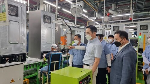 Samsung heir visits key production sites in Mexico over Chuseok