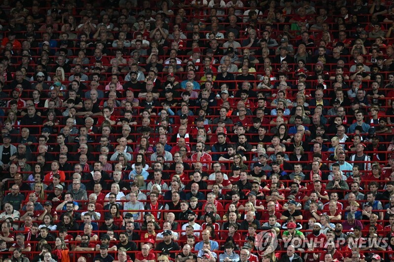 국가에 야유 보낸 리버풀 팬들, 서거한 여왕 1분 묵념 동참할까