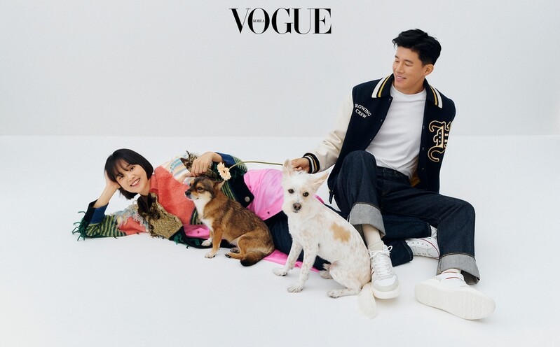 롯데百, '반려동물과 함께 화보촬영' 지원…유기견 입양도 후원