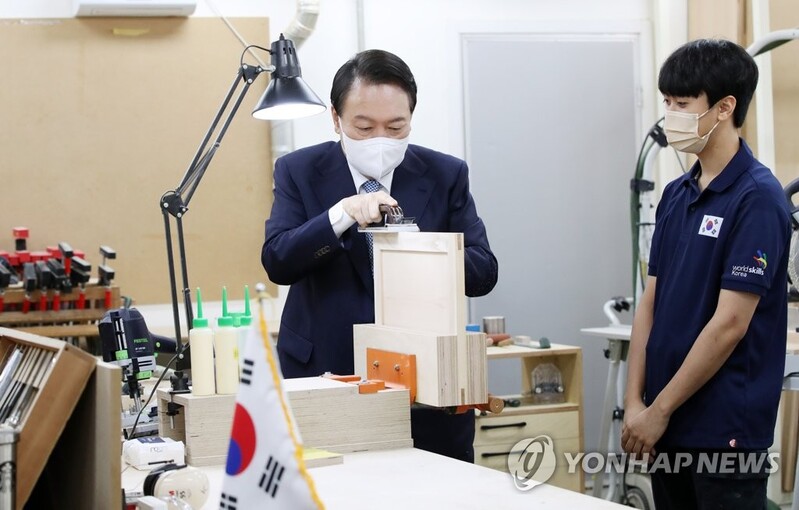 Yoon pledges support for people with technical skills