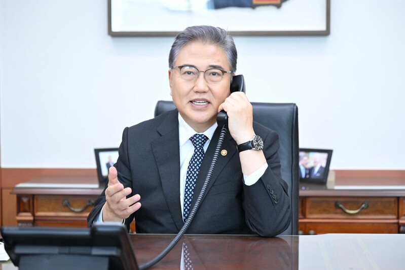 FM has phone conversation with IAEA chief, discusses N. Korean nukes