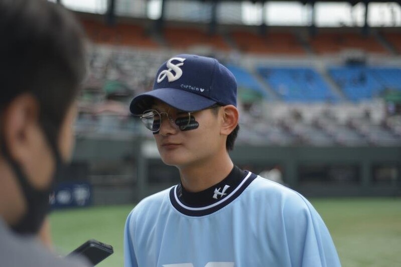 Hard-throwing high school pitcher picked 1st overall at KBO draft