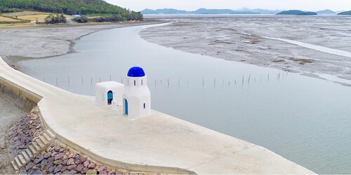 [고침] 문화(한해 5만명 찾는 신안 '기적의 순례길'…)