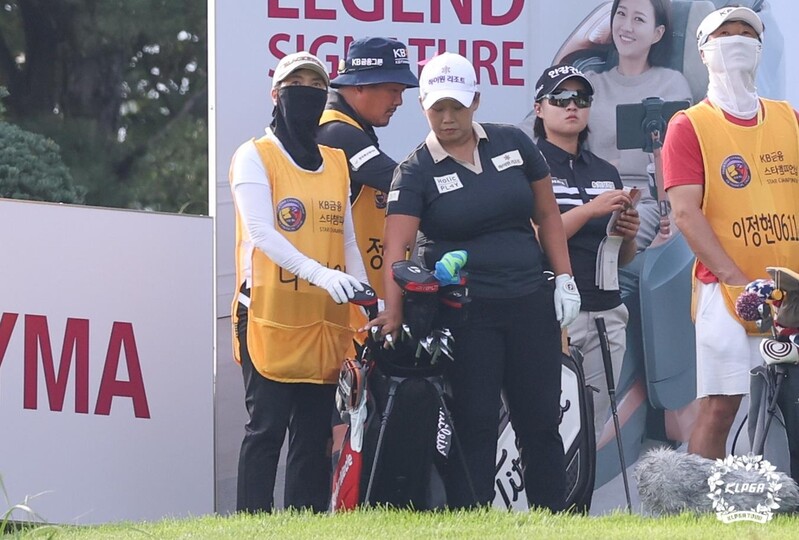 올림픽 하키 은메달리스트 캐디 김영숙씨 "선수 마음 잘 알아요"