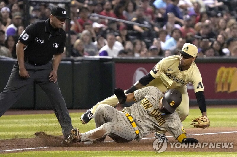 김하성, 빅리그 한 시즌 최다 9홈런…3안타 1타점에 도루도