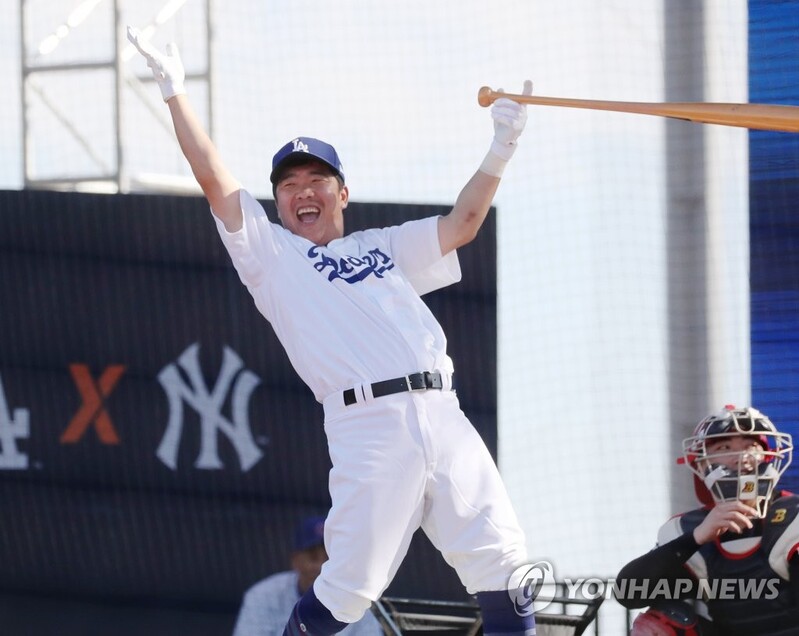Ex-KBO 2B Jeong Keun-woo leads team to home run derby win