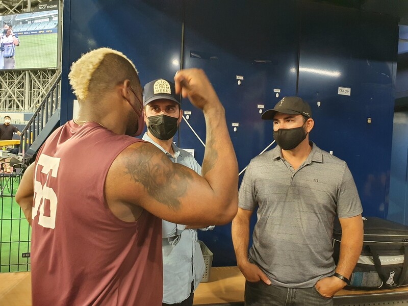 곤살레스와 푸이그의 '고척돔 만남'…"우리 정말 친합니다"