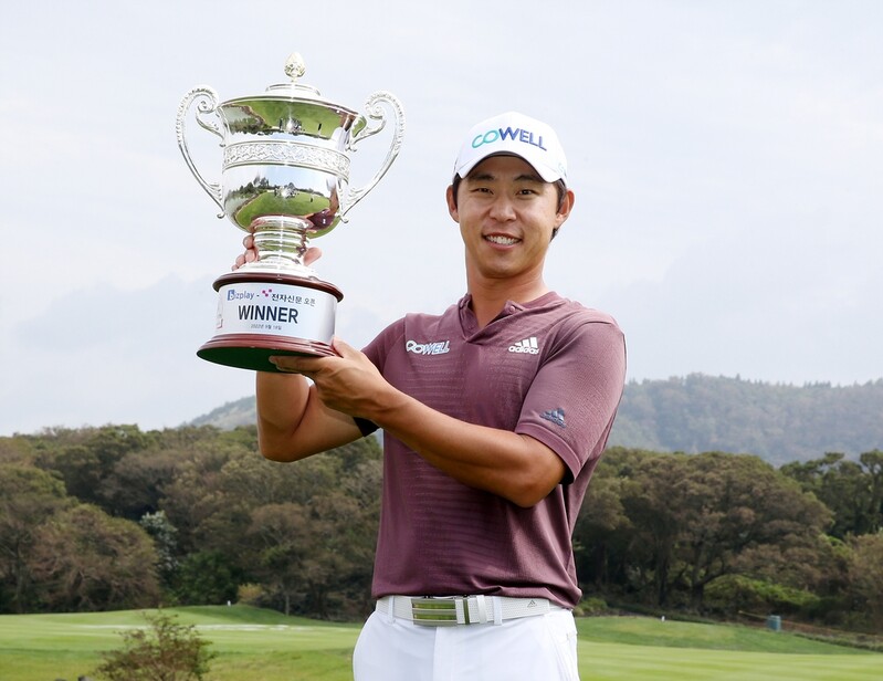 최진호, 전자신문 오픈 제패…5년 만에 KPGA 우승·통산 8승(종합)