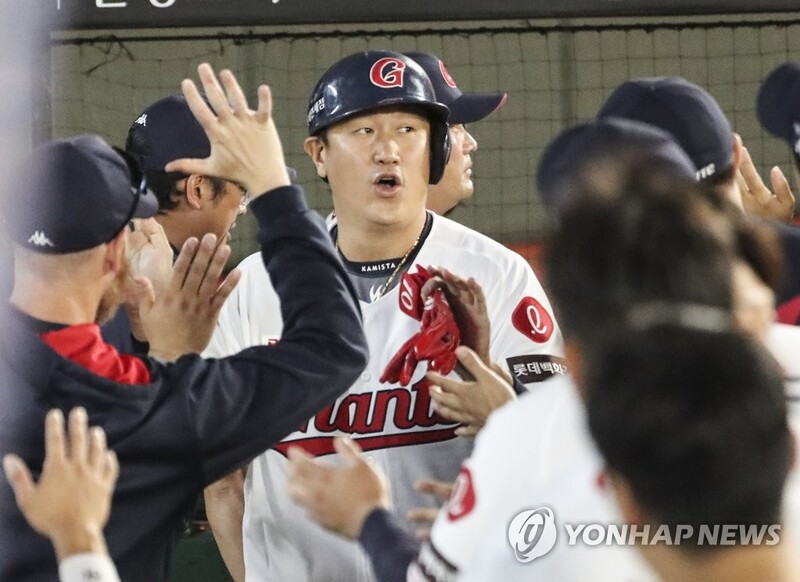 Retiring KBO slugger Lee Dae-ho being considered for offseason exhibitions vs. MLB