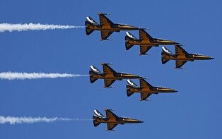 [Moment to Focus] Black Eagles' rehearsal over central Seoul
