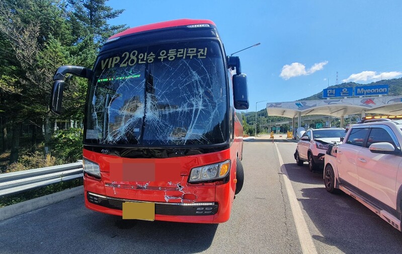 평창 둔내터널서 수학여행 버스 등 3대 추돌…고교생 18명 경상(종합)