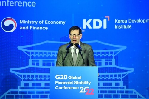 Fed may not open standing currency swap line exclusively with S. Korea: U.S. economist