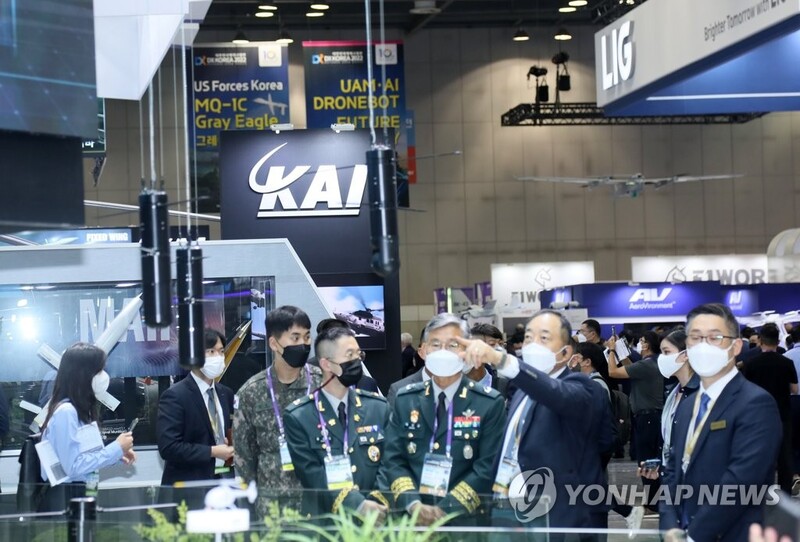 Int'l defense exhibition kicks off in S. Korea, showcases cutting-edge weapons