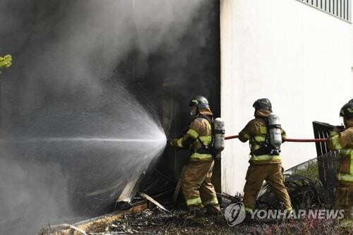 (2nd LD) Death toll climbs to 4 in Daejeon outlet mall fire