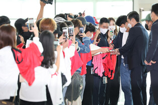 [Moment to Focus] Son Heung-min leaves for London