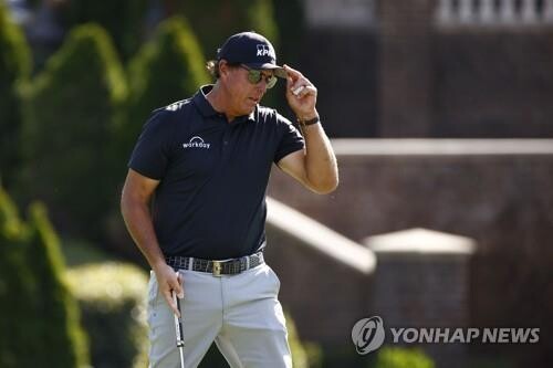 미컬슨 등 LIV 이적 선수 4명, PGA투어 상대 소송 취하