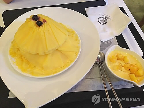 소비자단체 "프랜차이즈 빙수, 재료 값 내릴때도 가격 올려"