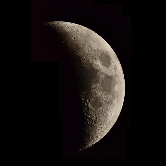 "초승달 보고 사진 찍고"…충주고구려천문관 달 관측 행사