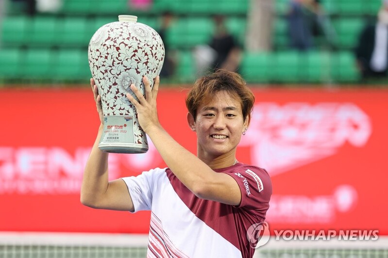 (2nd LD) Nishioka beats Shapovalov for ATP Korea Open title