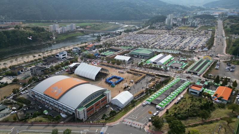전·현직 산청군수 손잡고 2023산청항노화엑스포 성공 기원