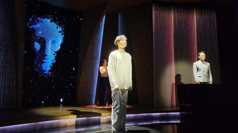 파란 피의 로봇, 법정에 서다…뮤지컬 '인간의 법정' 초연 개막