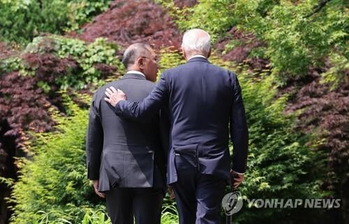 S. Korean officials, businesses discuss joint responses to U.S. EV tax law