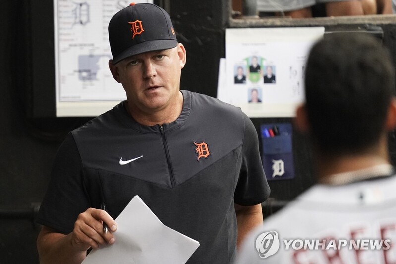 '사인 훔치기' 힌치 감독, MLB 연합팀 감독 선임…다음달 내한