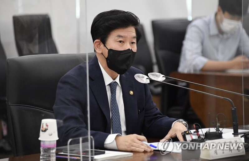 S. Korea to hand out 18.2 bln worth of coupons for foodstuffs
