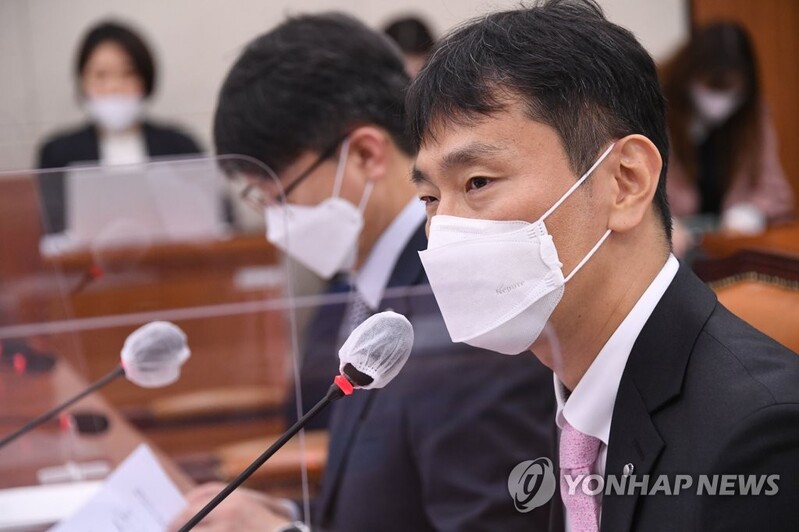 (LEAD) FSS chief voices regret over failure in timely responding to global tightening